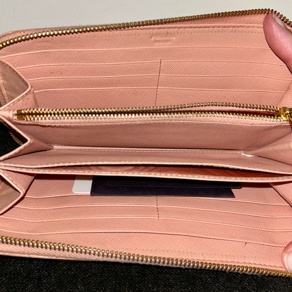 Prada Saffiano Fiocco Bow Zippy Long Wallet in the color Orchidea. With COA - Picture 15 of 15